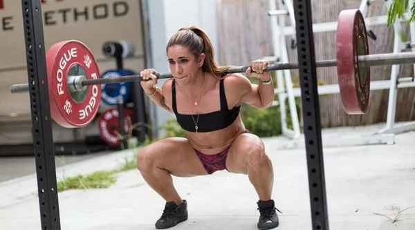 Сильнейшая в мире малышка Стефани Коэн: Сама 55 кг, но при этом сильнее 99% мужчин