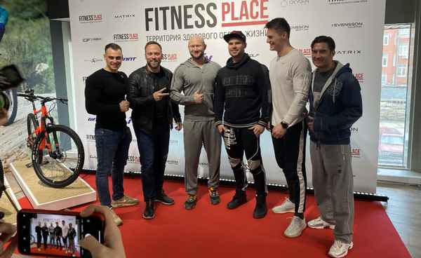 Битва Юрий Спасокукоцкий VS Дмитрий Яшанькин на открытии Fitness Place в Москве